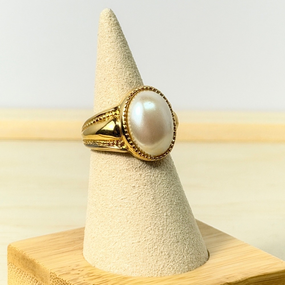 Classic Monet Gold Faux Mabe Pearl Cocktail Ring Textured Band Statement Size 7